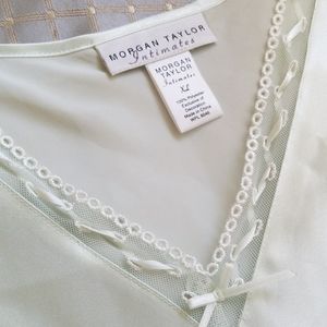 Women's Morgan Taylor Intimate  sz XL New without